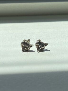 Handcrafted Silver Fox Stud Earrings - Small Silver Tone
